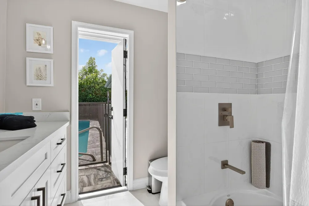 2421 NW 114th Ave, Coral Springs, FL 33065