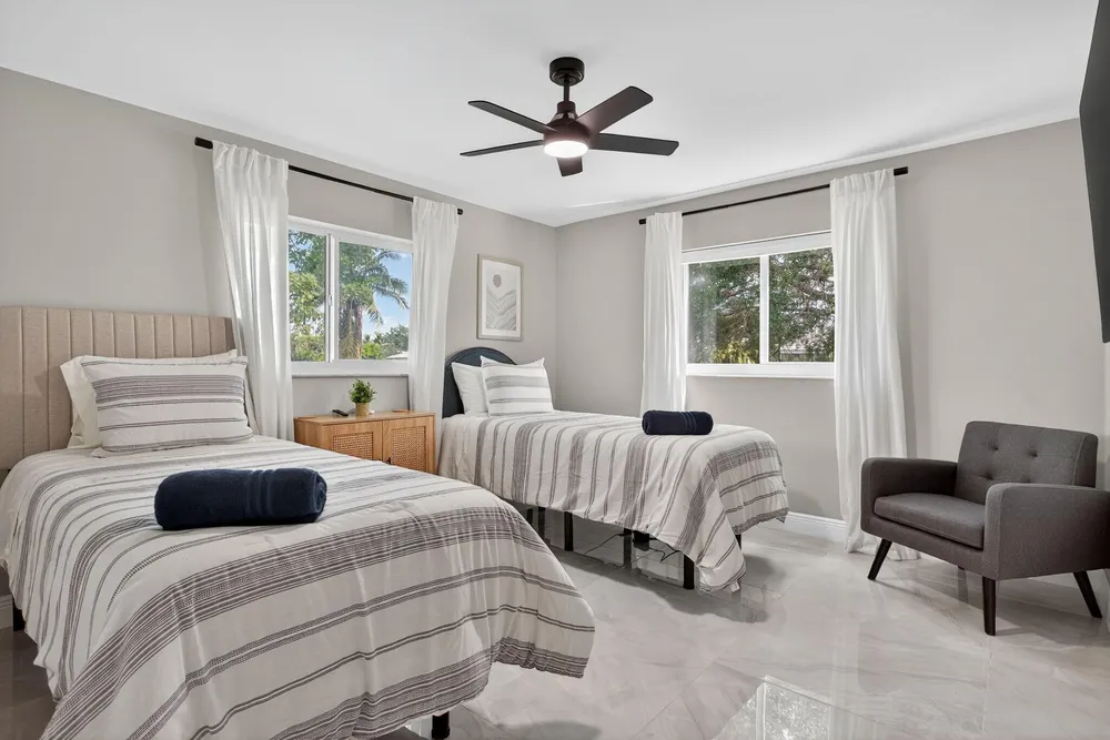 2421 NW 114th Ave, Coral Springs, FL 33065