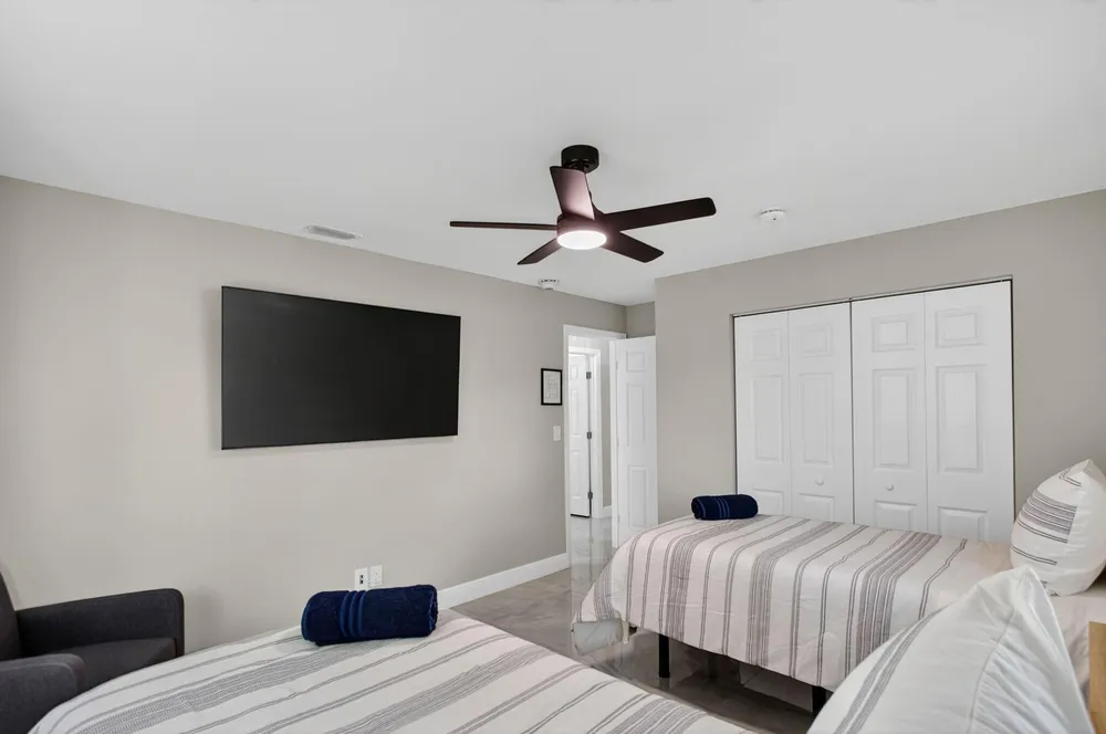 2421 NW 114th Ave, Coral Springs, FL 33065
