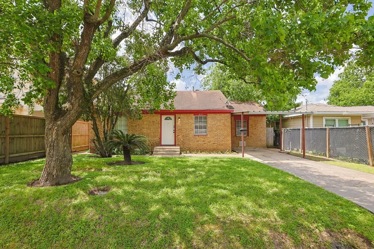 4039 Cornell St, Houston, TX 77022