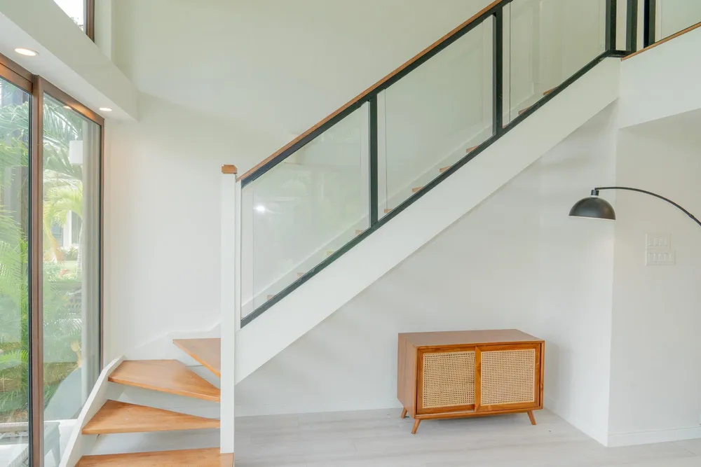 BESSA LIVING, GIBRALTER E St. Mary