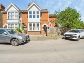 Hartwell Crescent, Leighton Buzzard photo