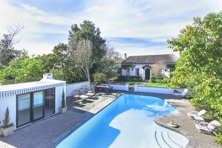South Africa, Western Cape, Claremont, Montrose Avenue, 7