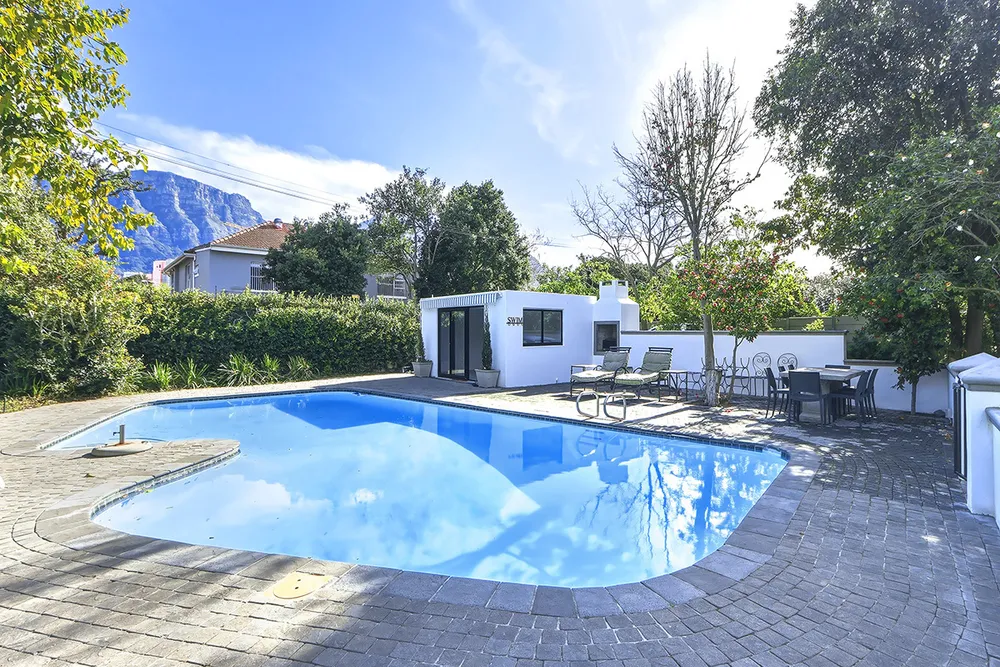 South Africa, Western Cape, Claremont, Montrose Avenue, 7