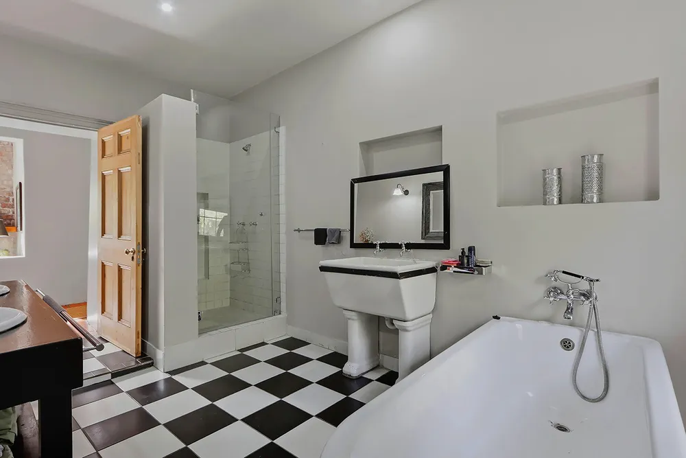 South Africa, Western Cape, Claremont, Montrose Avenue, 7