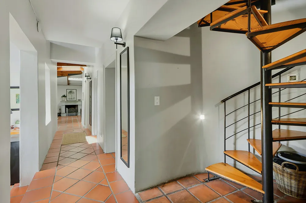 South Africa, Western Cape, Claremont, Montrose Avenue, 7