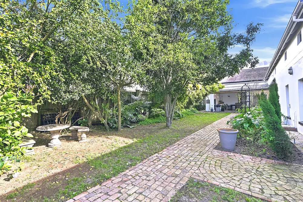 South Africa, Western Cape, Claremont, Montrose Avenue, 7