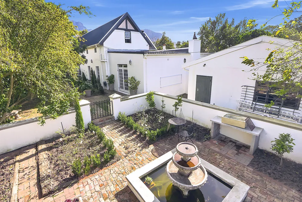South Africa, Western Cape, Claremont, Montrose Avenue, 7