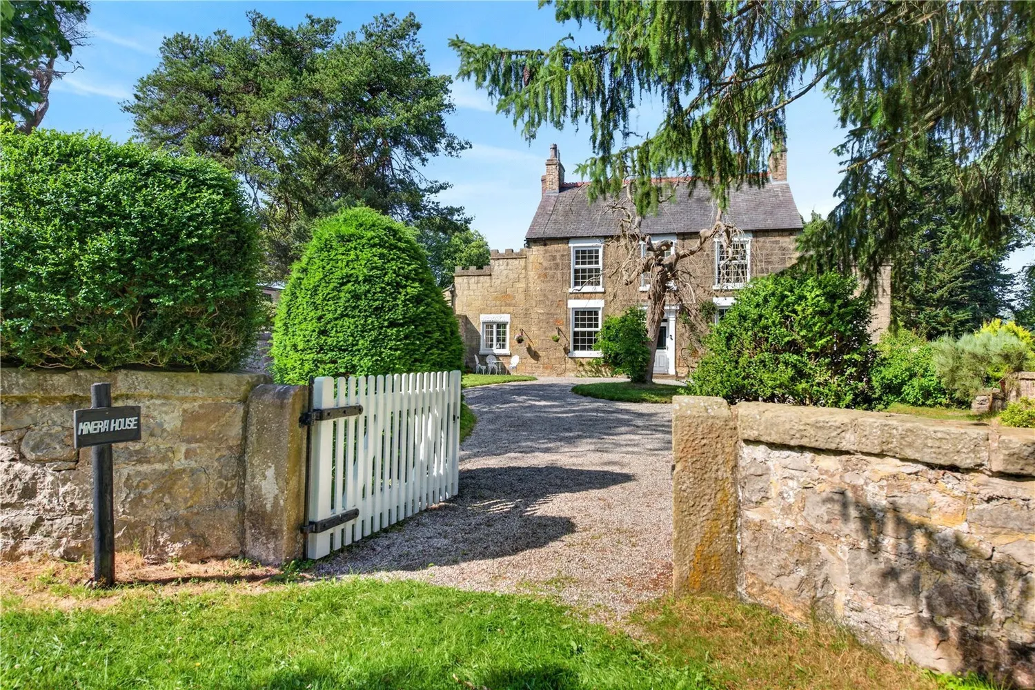 Pentre, Minera, LL11 photo 4