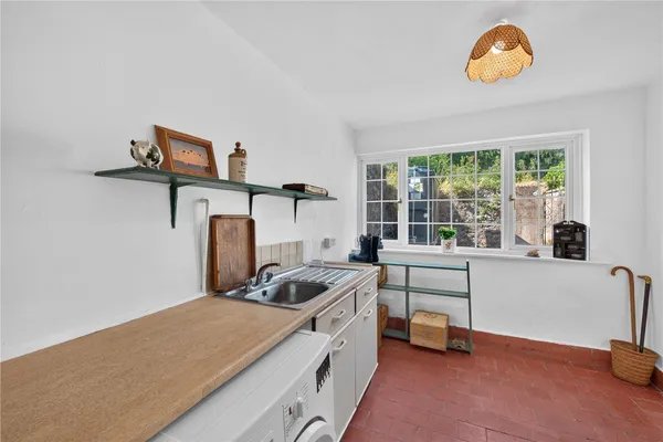 Pentre, Minera, LL11 photo 12