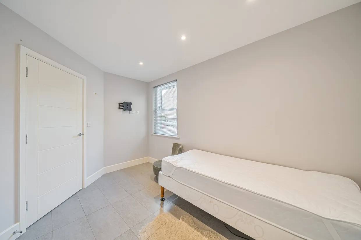 Royal Quay, Uxbridge, UB9 photo 14
