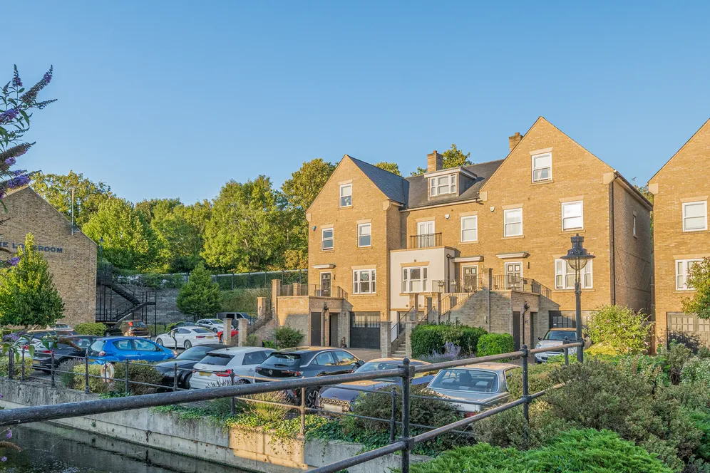 Royal Quay, Uxbridge, UB9 photo 19