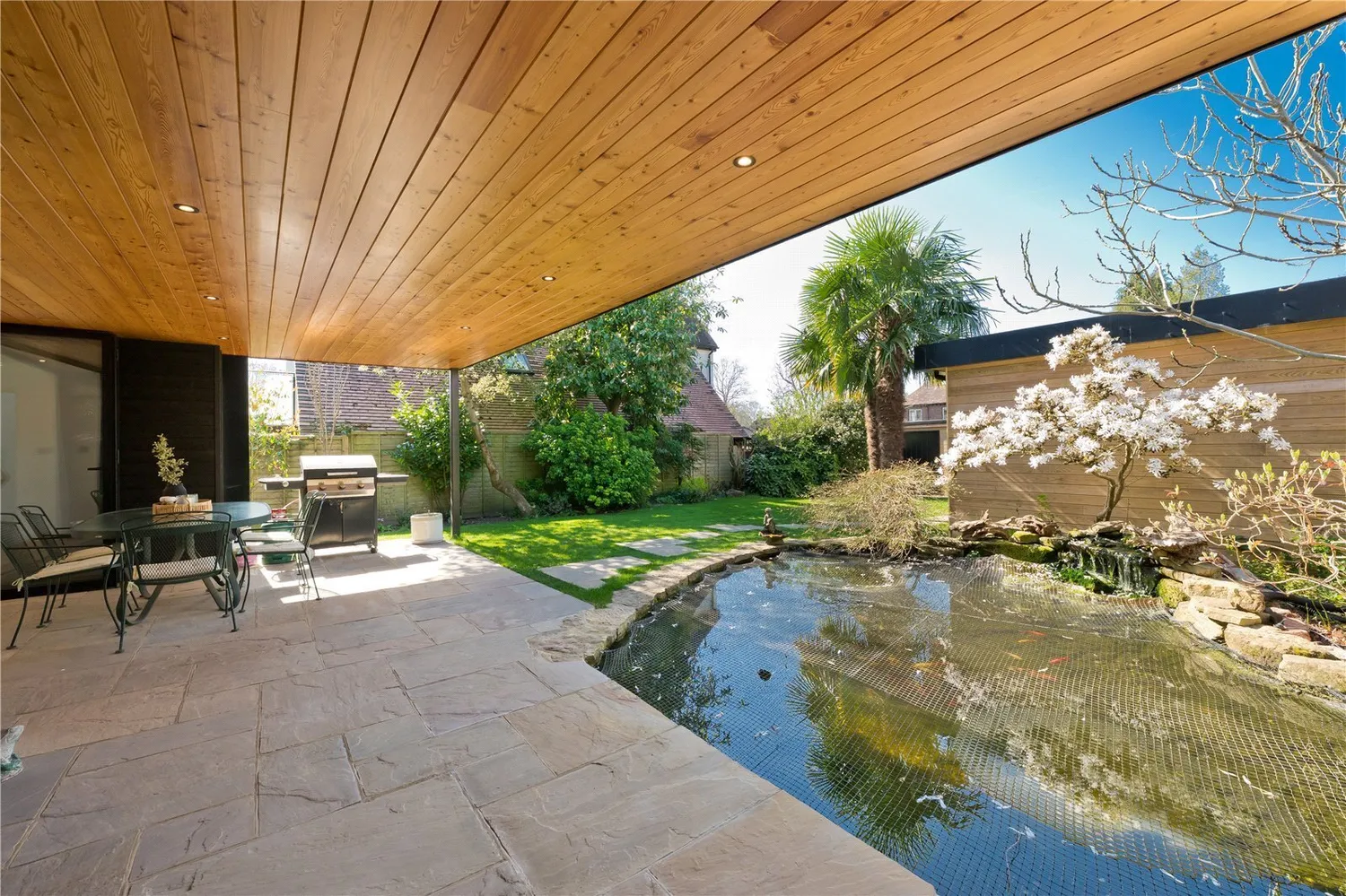 Heath Road, Horsell, GU21 photo 4
