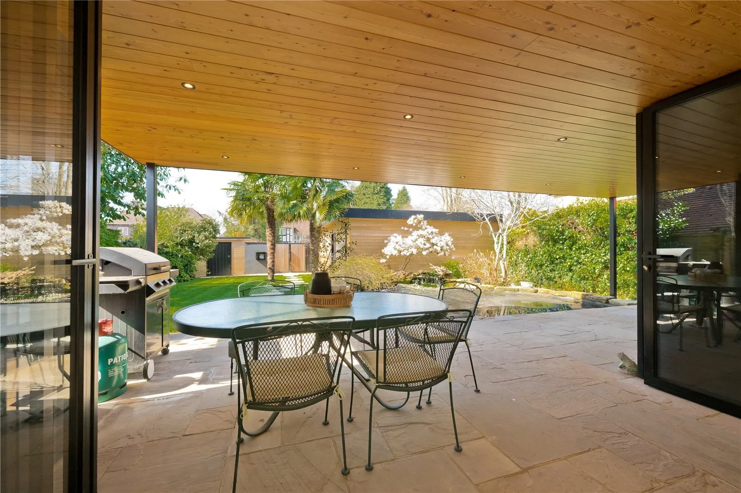 Heath Road, Horsell, GU21 photo 33