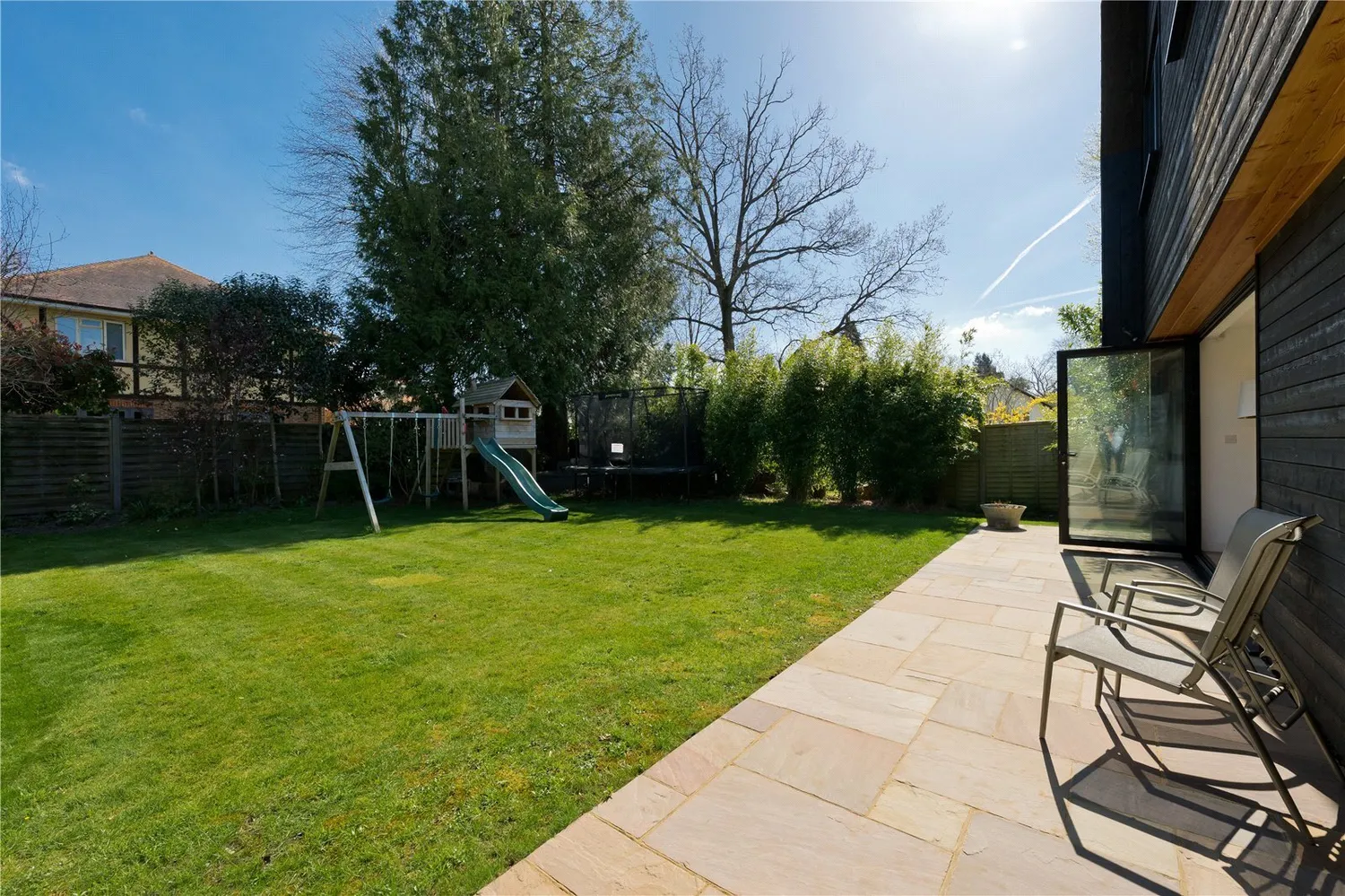 Heath Road, Horsell, GU21 photo 38