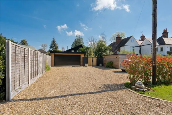 Heath Road, Horsell, GU21 photo 40