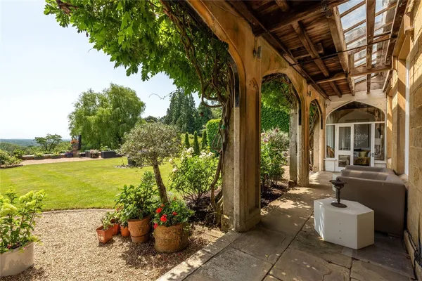 Broome Hall, Coldharbour, RH5 photo 15