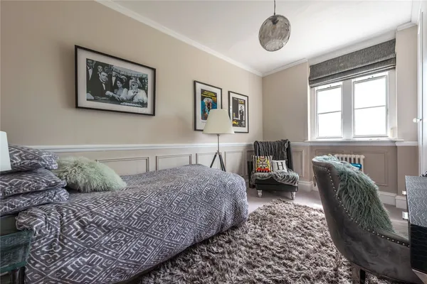 Broome Hall, Coldharbour, RH5 photo 17