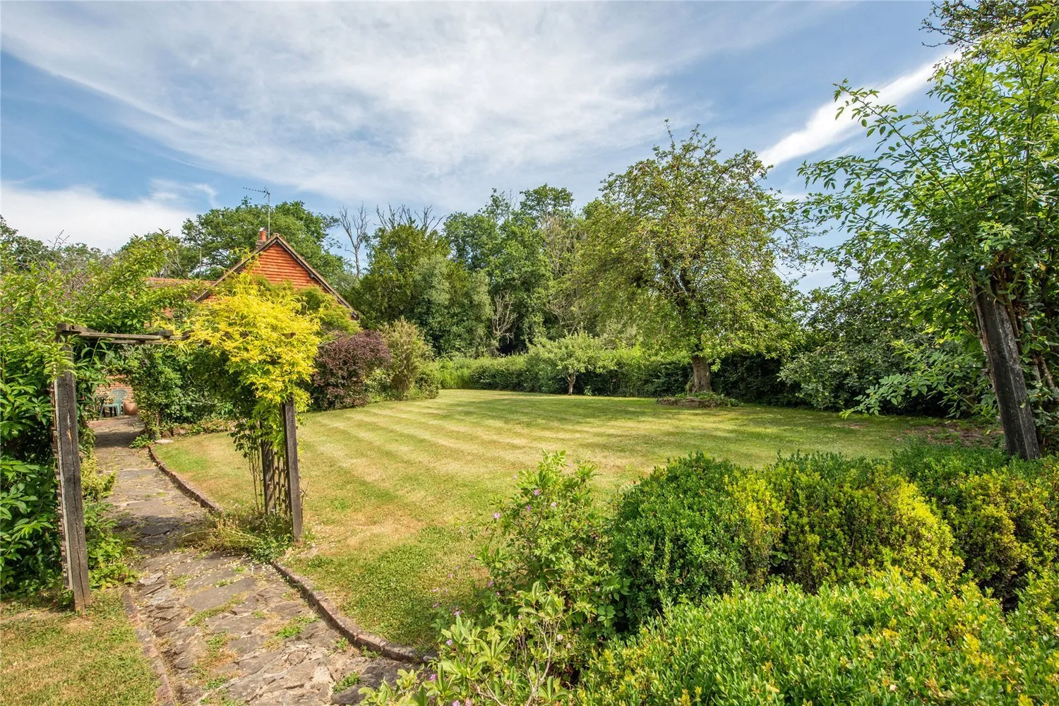 The Green, Ockley, RH5 photo 23