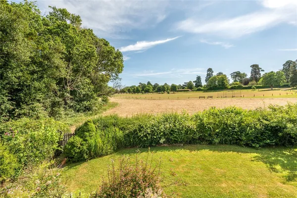 The Green, Ockley, RH5 photo 11