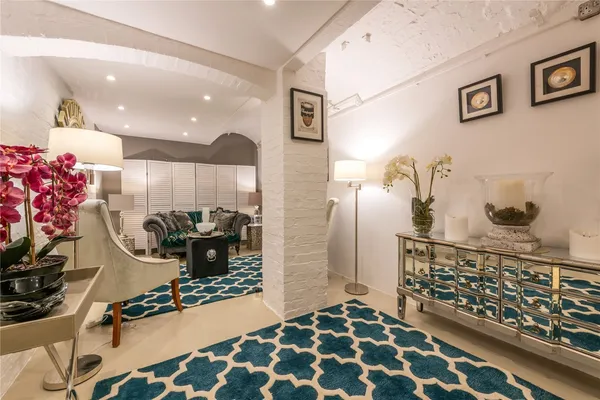 Broome Hall, Coldharbour, RH5 photo 31