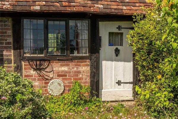 The Green, Ockley, RH5 photo 16
