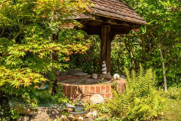 The Green, Ockley, RH5 photo 21