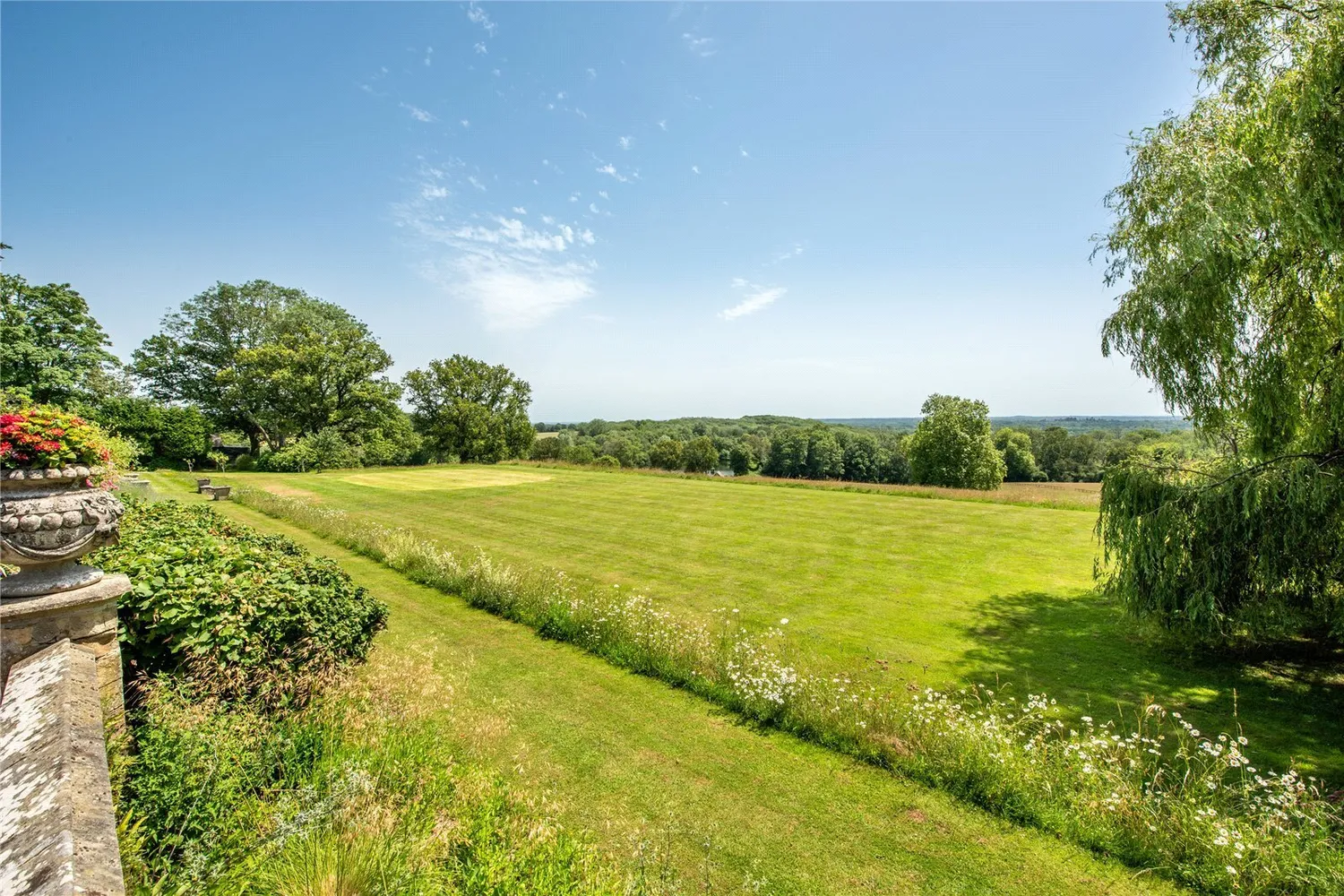 Broome Hall, Coldharbour, RH5 photo 35