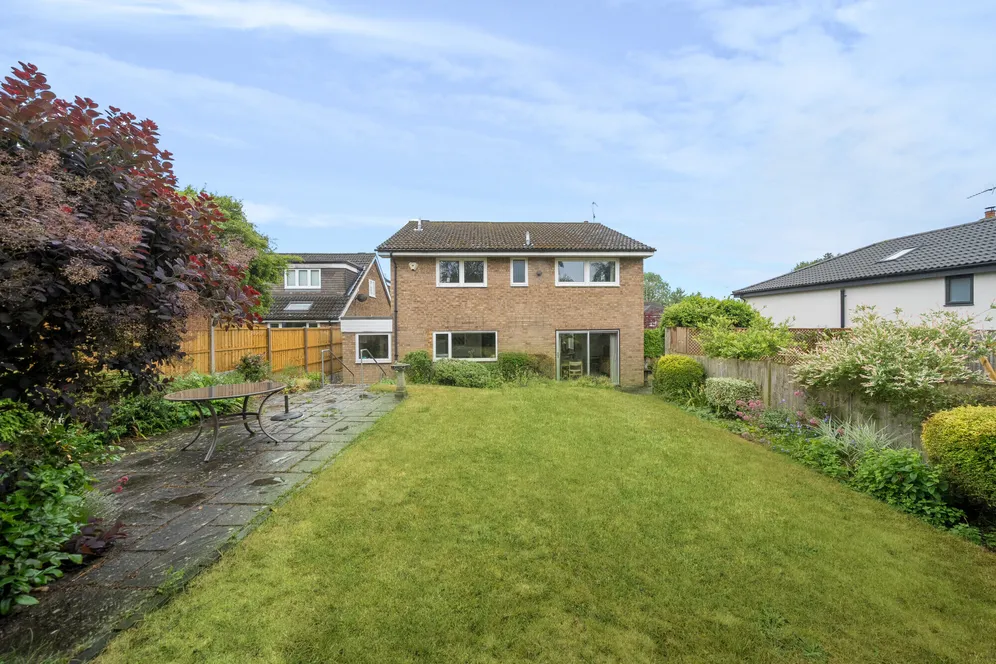 Lambourn Gardens, Harpenden, AL5 photo 2