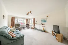 Lambourn Gardens, Harpenden, AL5 photo 3