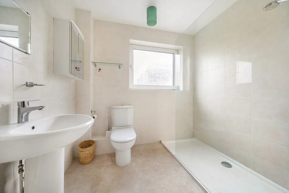 Lambourn Gardens, Harpenden, AL5 photo 8