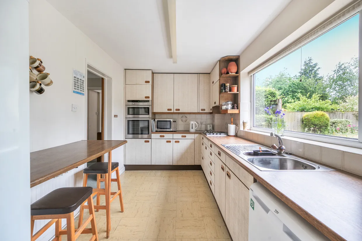 Lambourn Gardens, Harpenden, AL5 photo 12