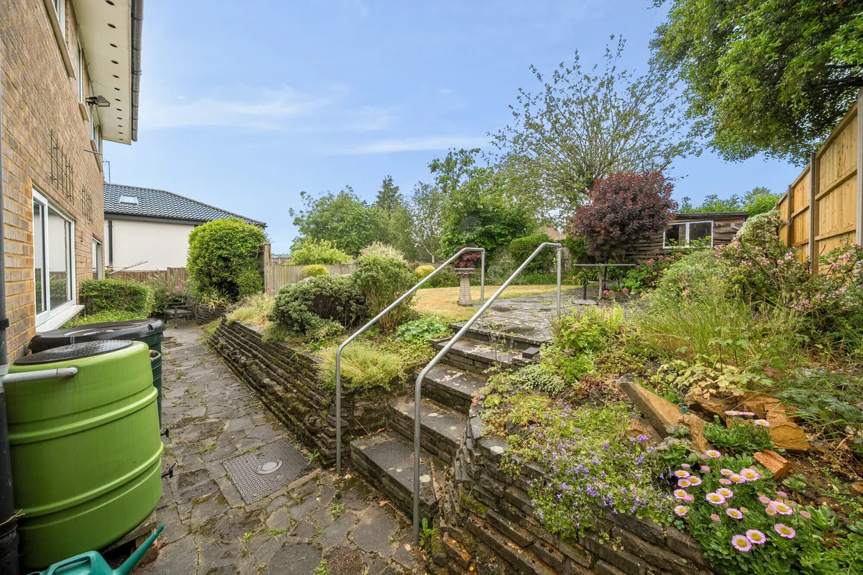 Lambourn Gardens, Harpenden, AL5 photo 13