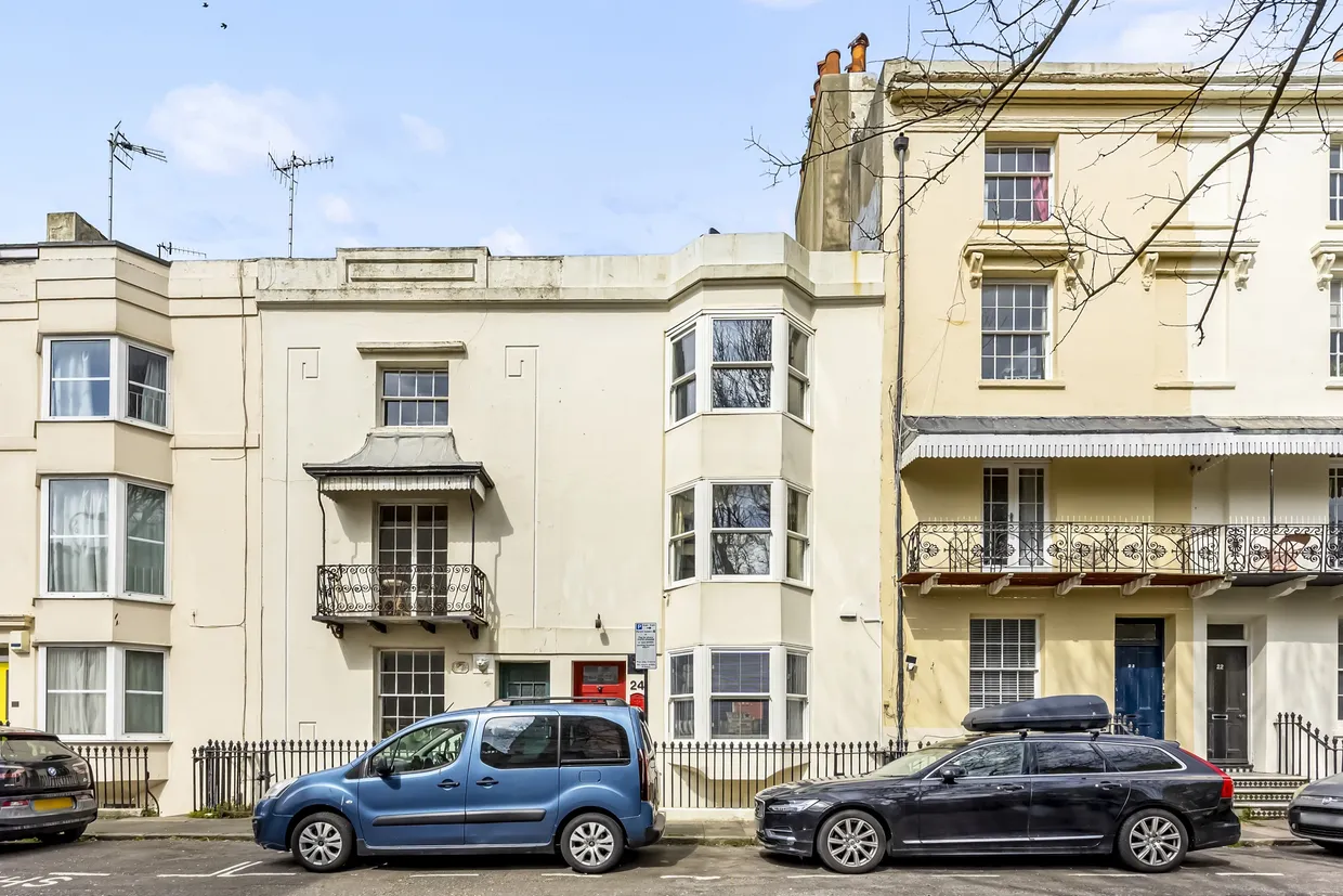 Russell Square, Brighton, BN1 photo 1