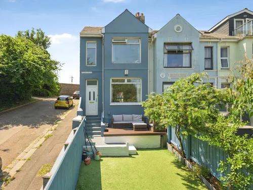 Lockyer Terrace, Saltashphoto