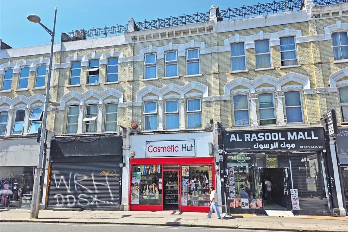 Kilburn High Road, LONDON