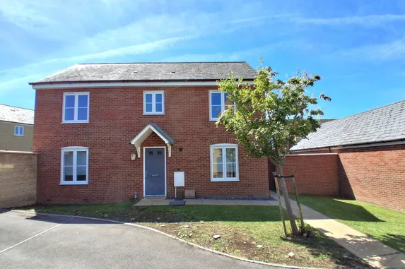 Midnight Court, Cheltenham, GL52