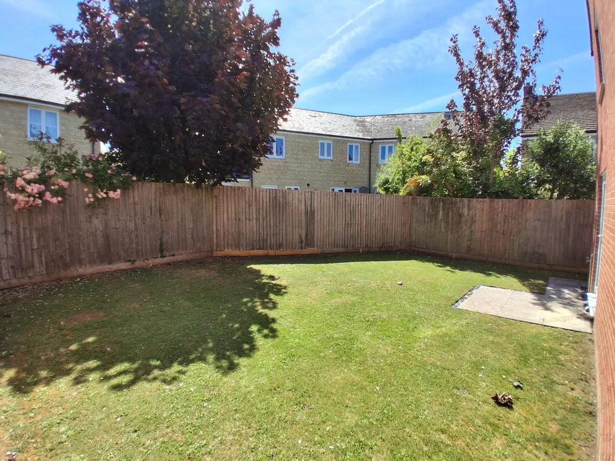 Midnight Court, Cheltenham, GL52 photo 2
