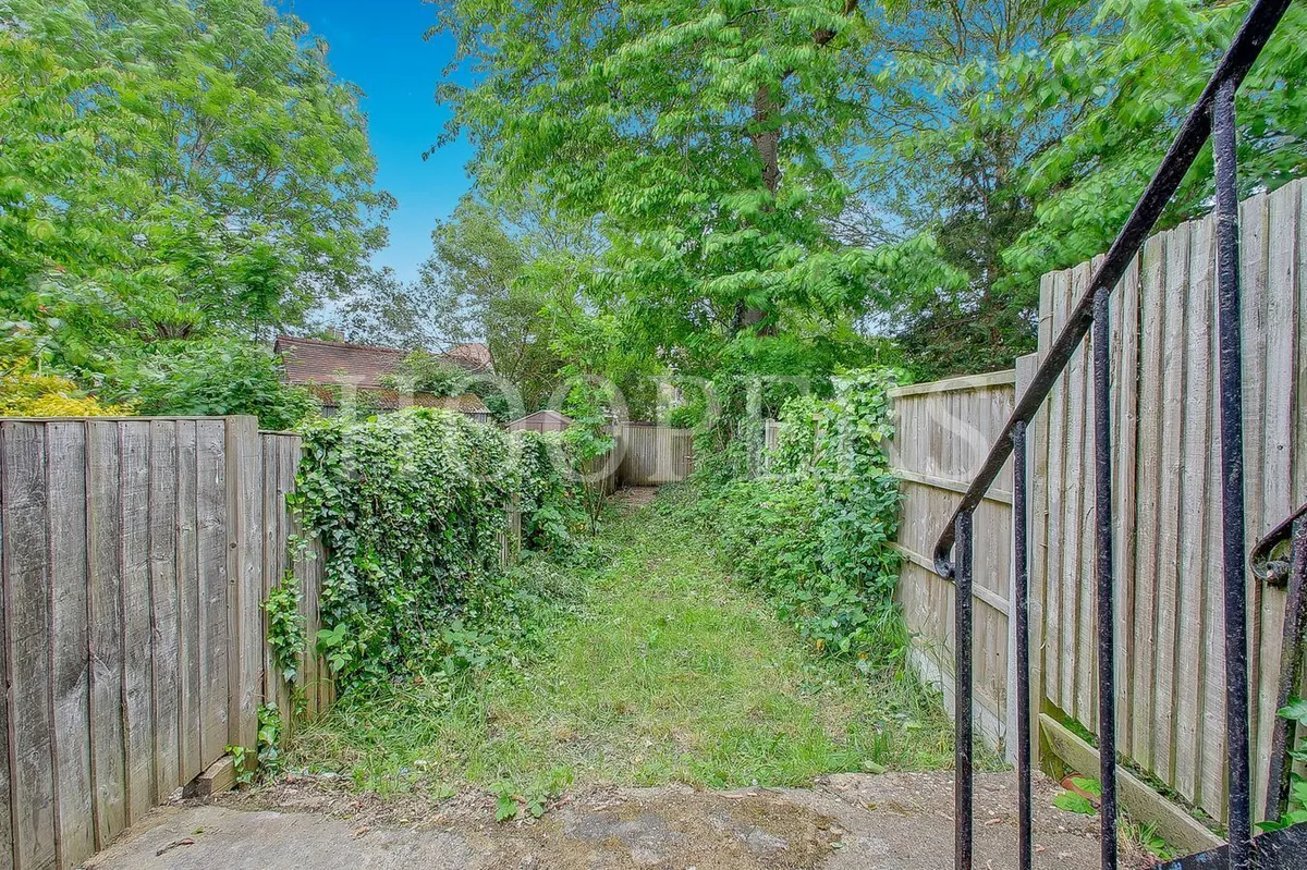 Braemar Avenue, London, NW10