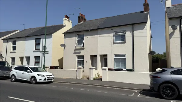 Spitalfield Lane, Chichester, PO19 photo 1