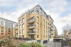 Pinewood Gardens Teddington TW11 photo 1
