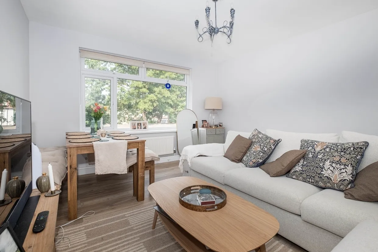 Whitton Road, Twickenham, TW1 photo 2