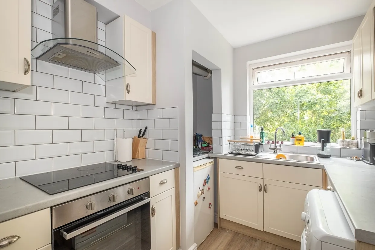 Whitton Road, Twickenham, TW1 photo 4