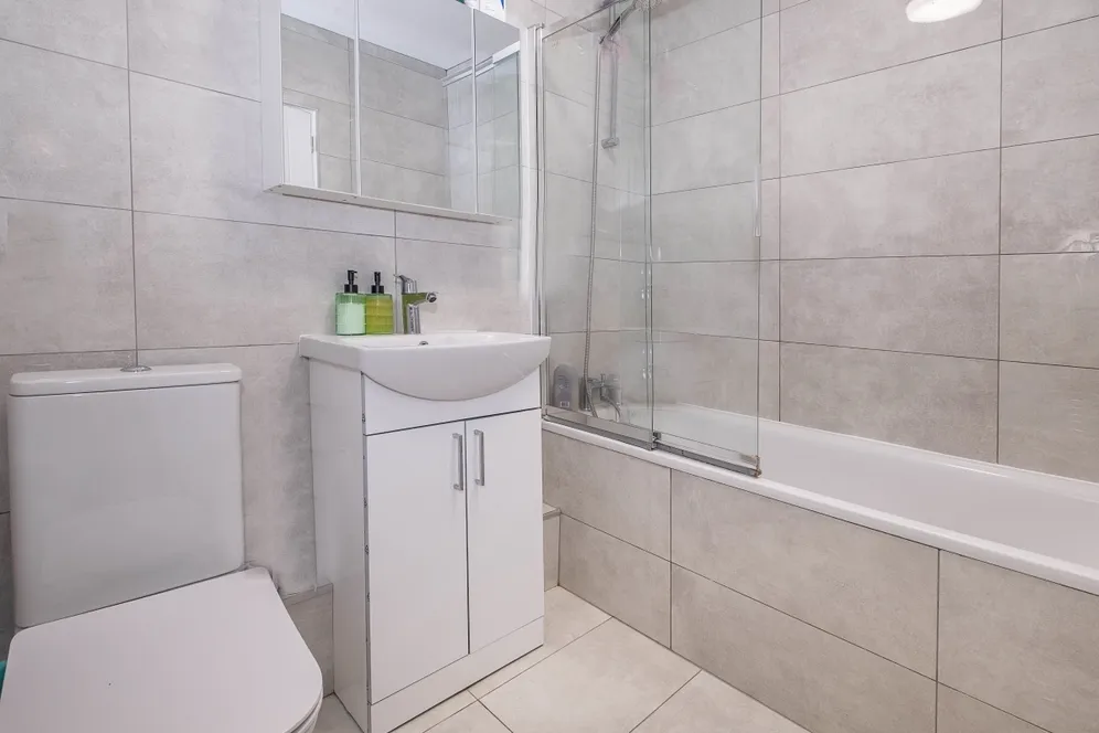 Whitton Road, Twickenham, TW1 photo 6
