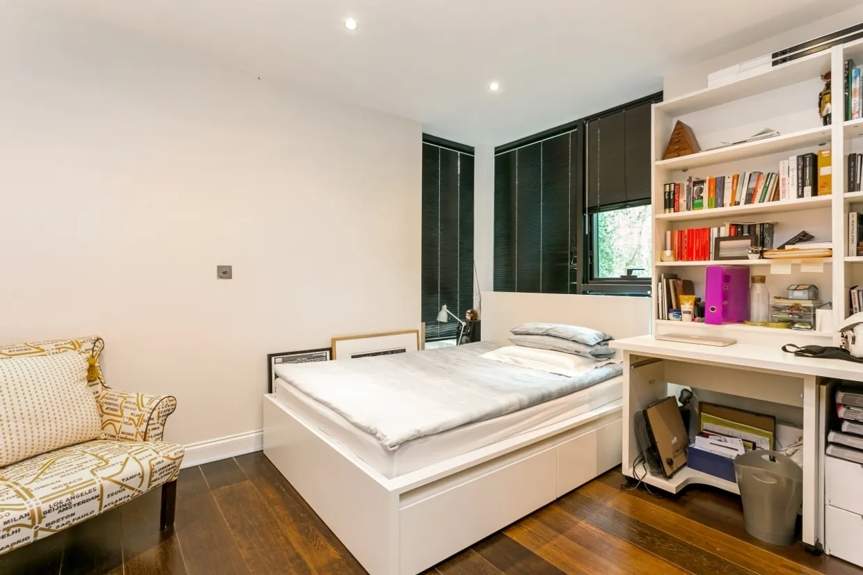 Warren Lane Stanmore HA7 photo 9