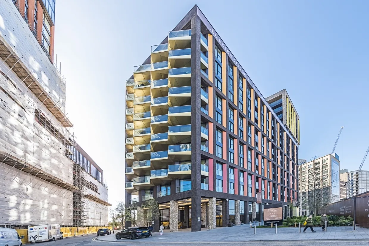 Charles Clowes Walk Nine Elms SW11 photo 12