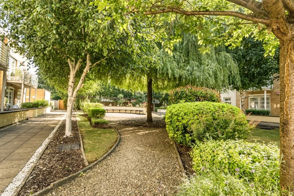 The Quadrant Rickmansworth WD3 photo 15