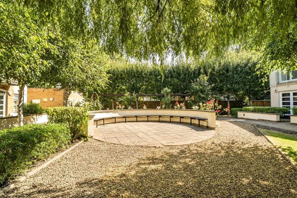The Quadrant Rickmansworth WD3 photo 16