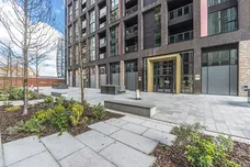 Charles Clowes Walk Nine Elms SW11 photo 16