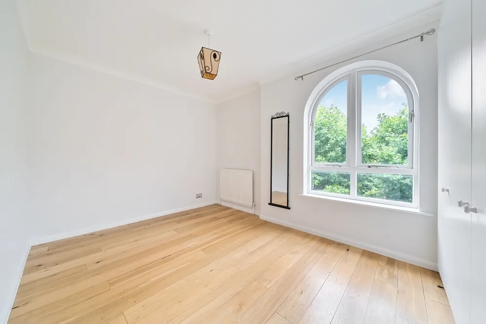 Welland Mews, Wapping, E1W photo 9